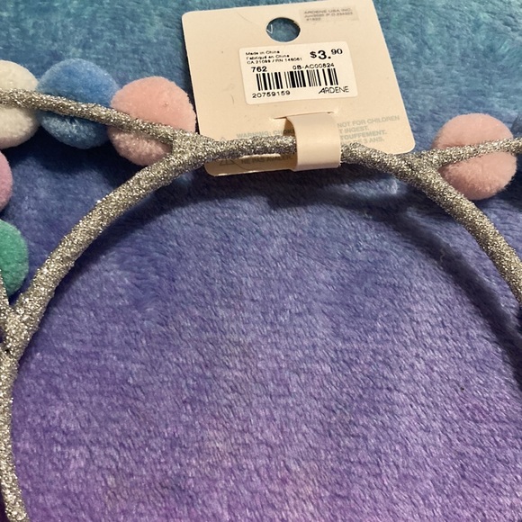 NWT⭐️ARDENE💫 Fuzzy PomPom Cat Headband and Gold Flower Clips - Picture 5 of 5